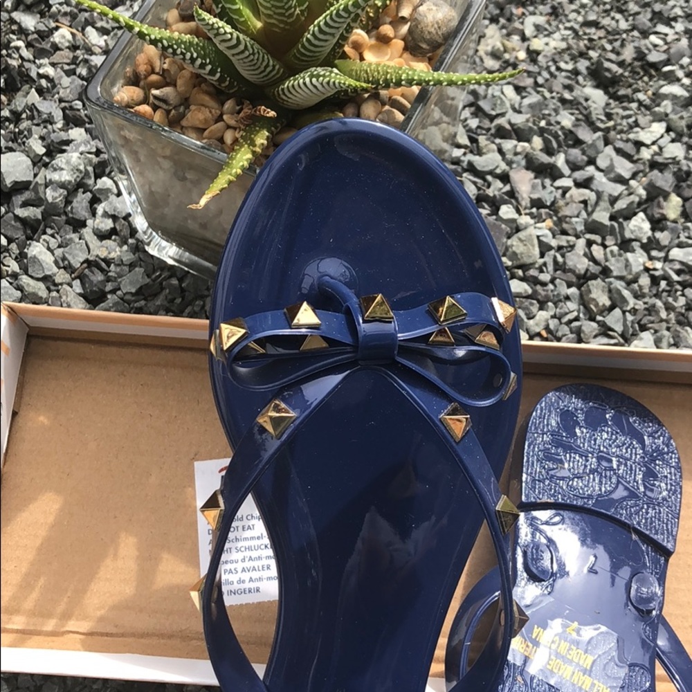 NIB JELLY STUDDED BOW FLIP FLOPS - Picture 4 of 4